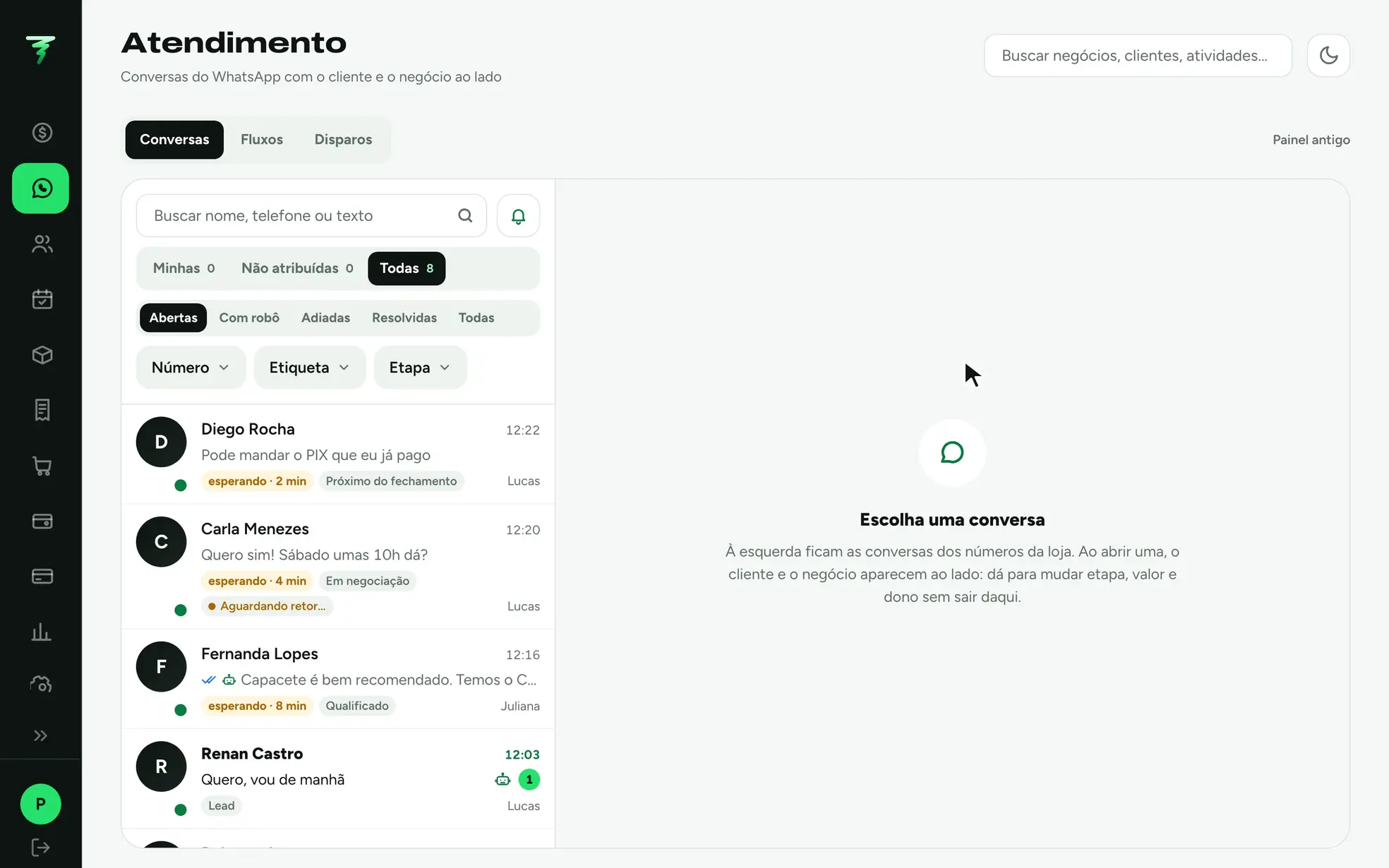 Gravação da tela de atendimento: a IA conversa com a cliente, passa para o vendedor com um resumo e a ficha do cliente e do negócio aparece ao lado